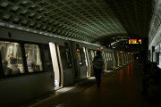 Scenes from the Metro's Blue/Orange Line in Washington, Thursday evening, Novvember 30, 2006. The Washington Metrorail subway system operates 86 stations withing a 106 mile network in the national capital region, the second-largest rail transit system in the country.  (AP Photo/J. Scott Applewhite)