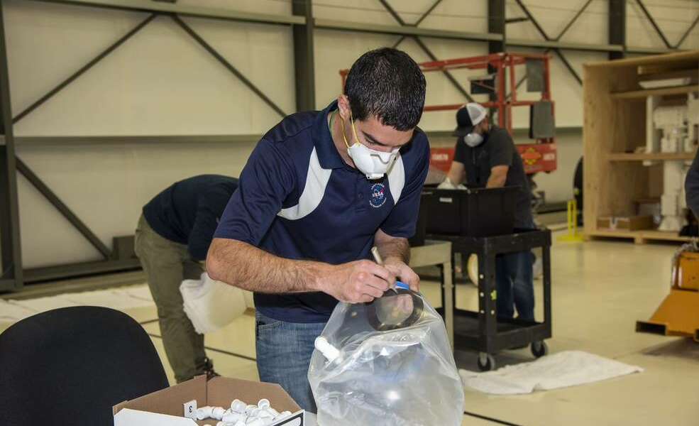 NASA engineer Mike Buttigieg works on the Aerospace Valley Positive Pressure Helmet, a device that was successfully tested by doctors at Antelope Valley Hospital in California. The Spaceship Company began producing 500 this week and a request was submitted April 22 to the FDA for an emergency use authorization. NASA’s Armstrong Flight Research Center in California partnered with Antelope Valley Hospital, the City of Lancaster, Virgin Galactic, The Spaceship Company (TSC), Antelope Valley College and members of the Antelope Valley Task Force to solve possible shortages of critical medical equipment in the local community.
