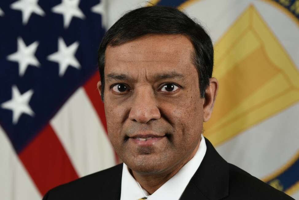 Dr. Raj Iyer. Chief Information Officer, poses for his  official portrait in the Army portrait stuidio in Arlington, Virginia, Jan 22,2021. (U.S. Army photo by Spc. XaViera Masline)