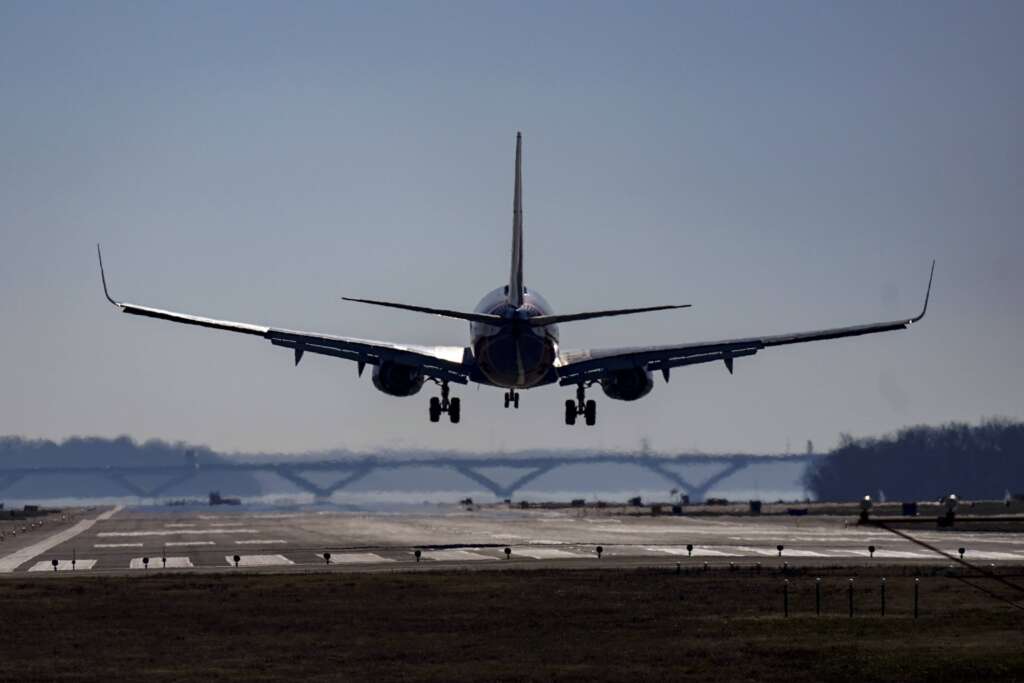FAA hires 2,000 gamers as new air traffic controllers